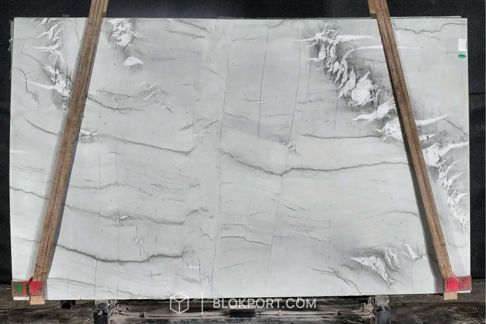 Carrara Monte Bianco Honed