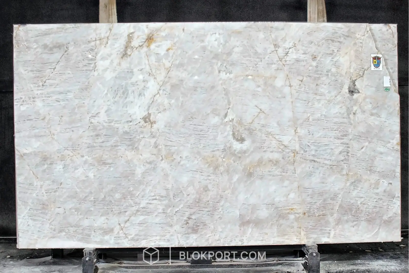 Cristallo Quartzite Polished