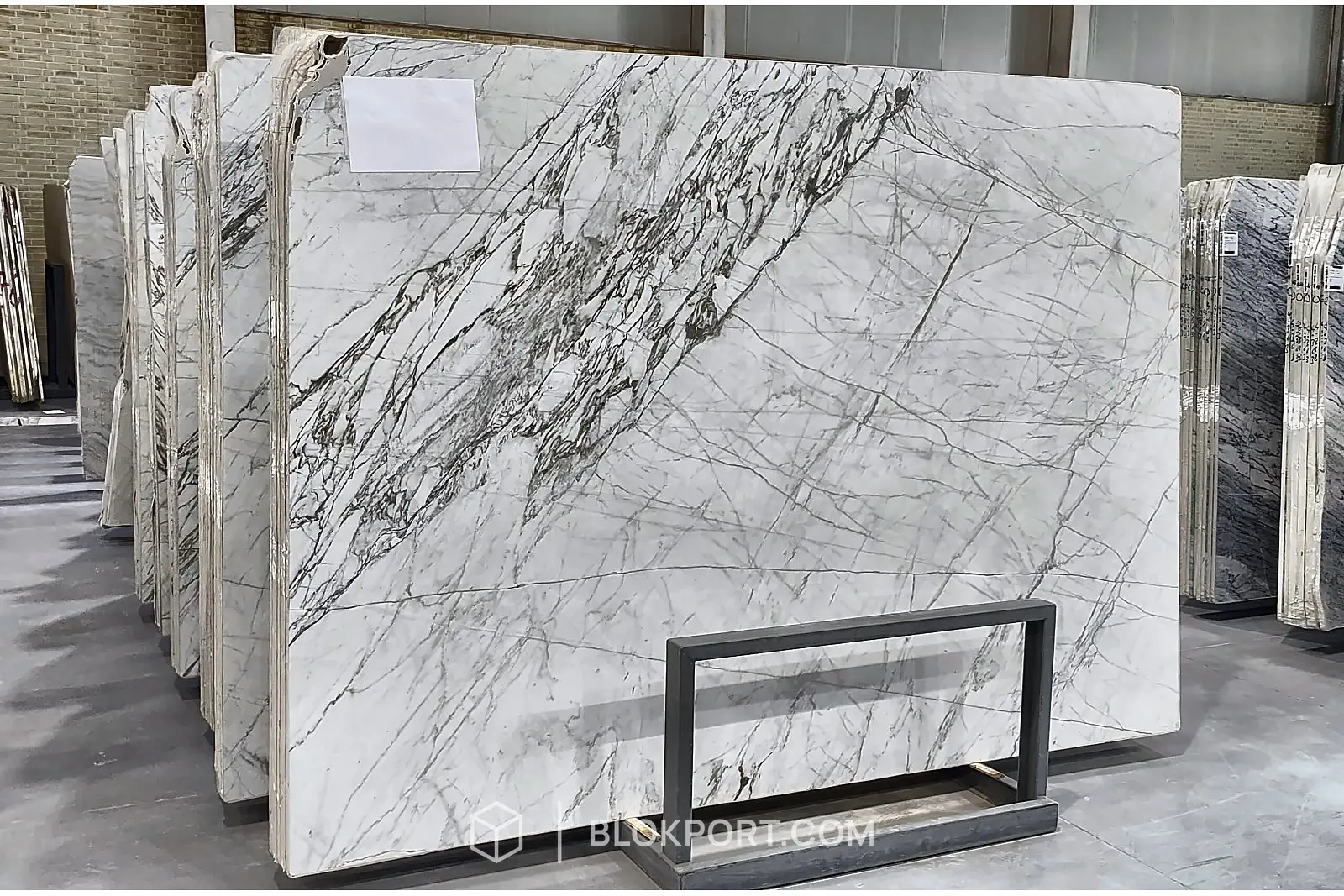 Escato Polished
