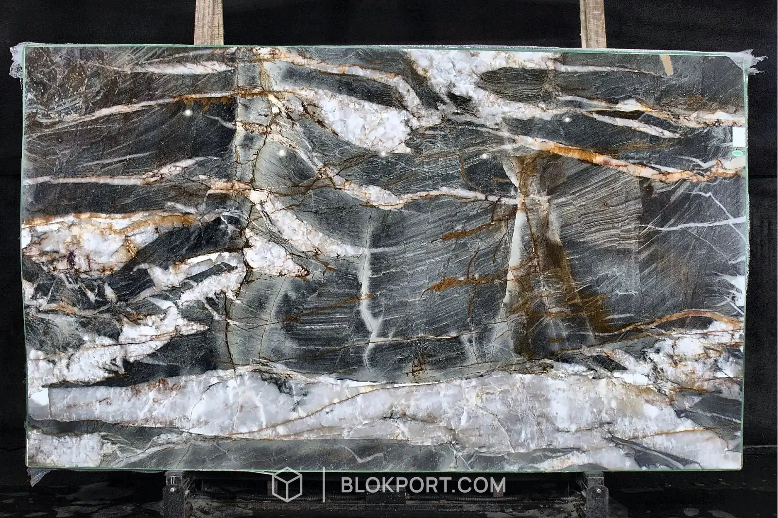 Zanari Polished