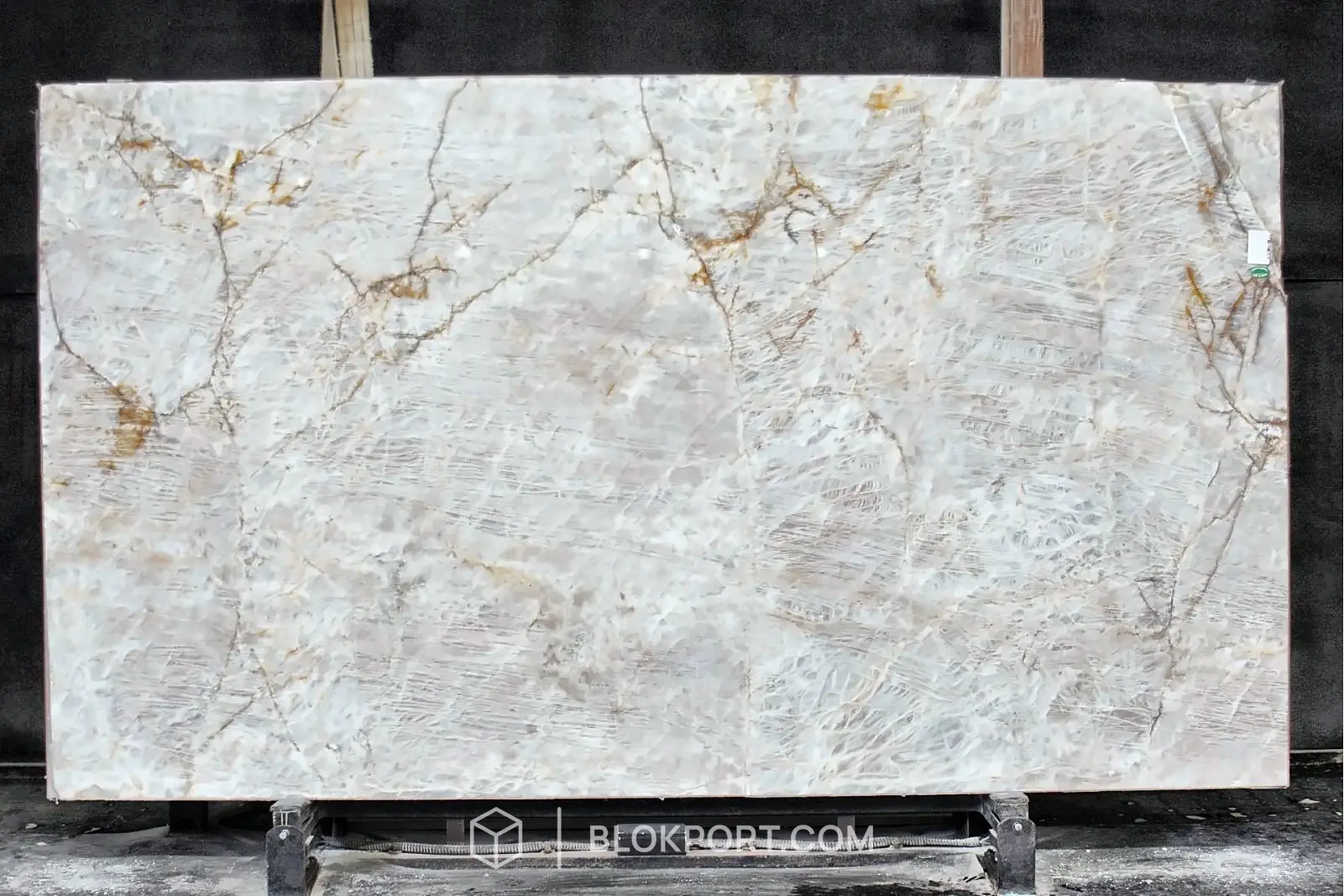 Cristallo Quartzite Polished