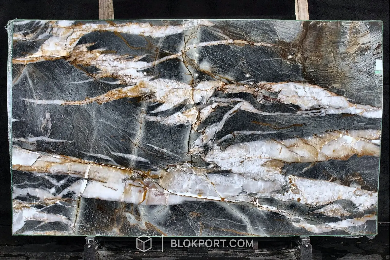 Zanari Polished
