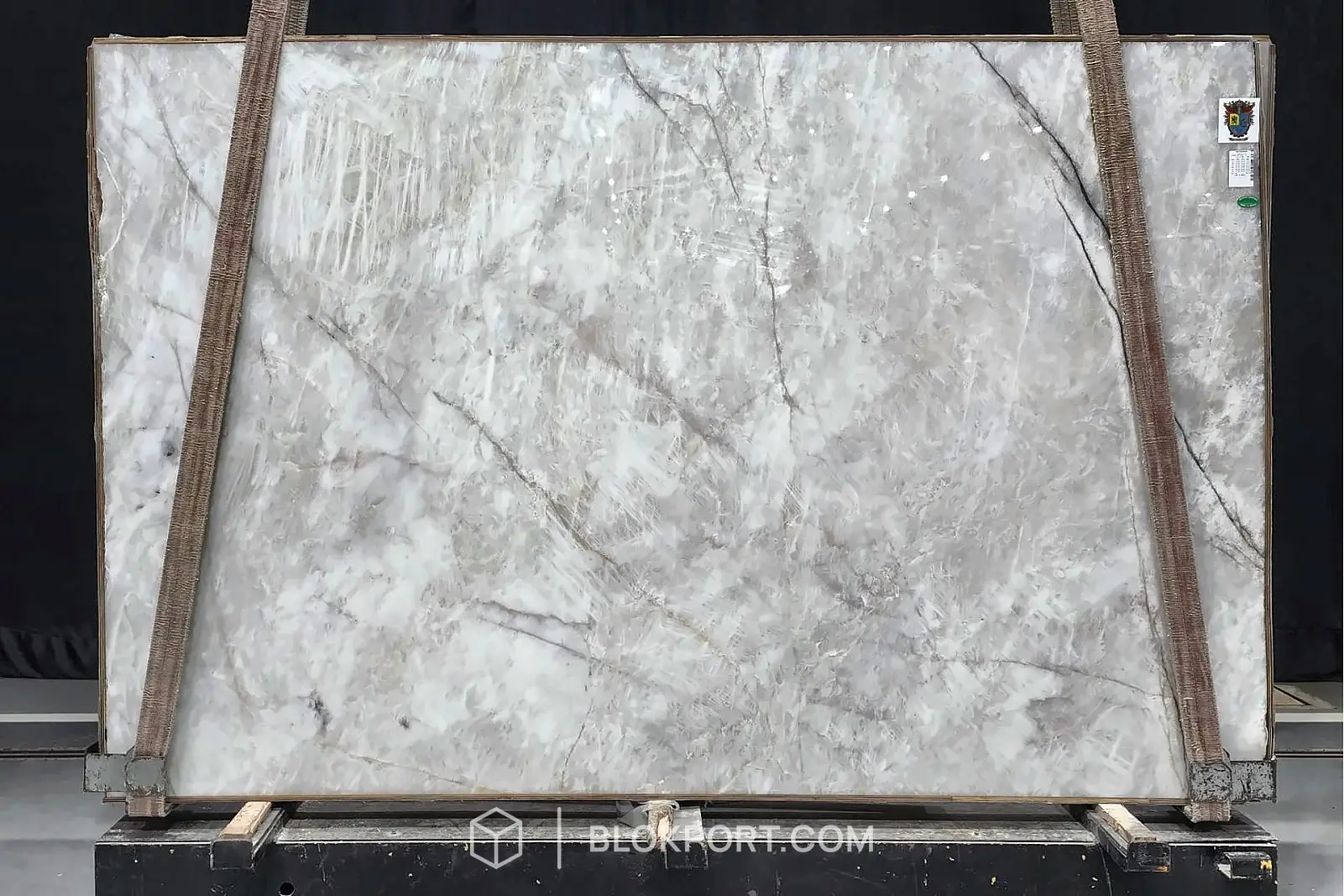 Iluminato Polished