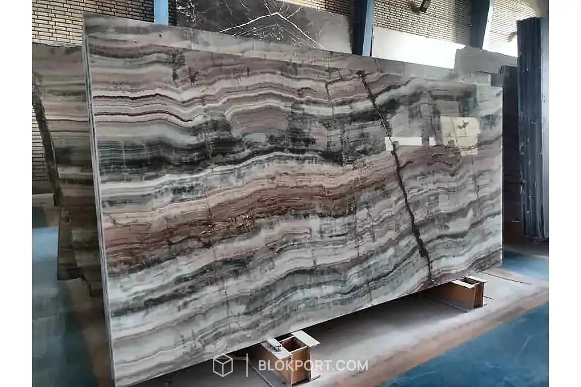 Multicolor Traonyx Polished