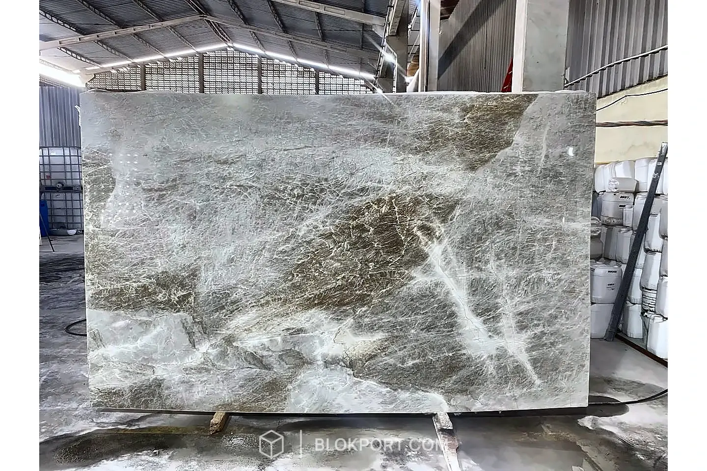 Perla Venata Polished