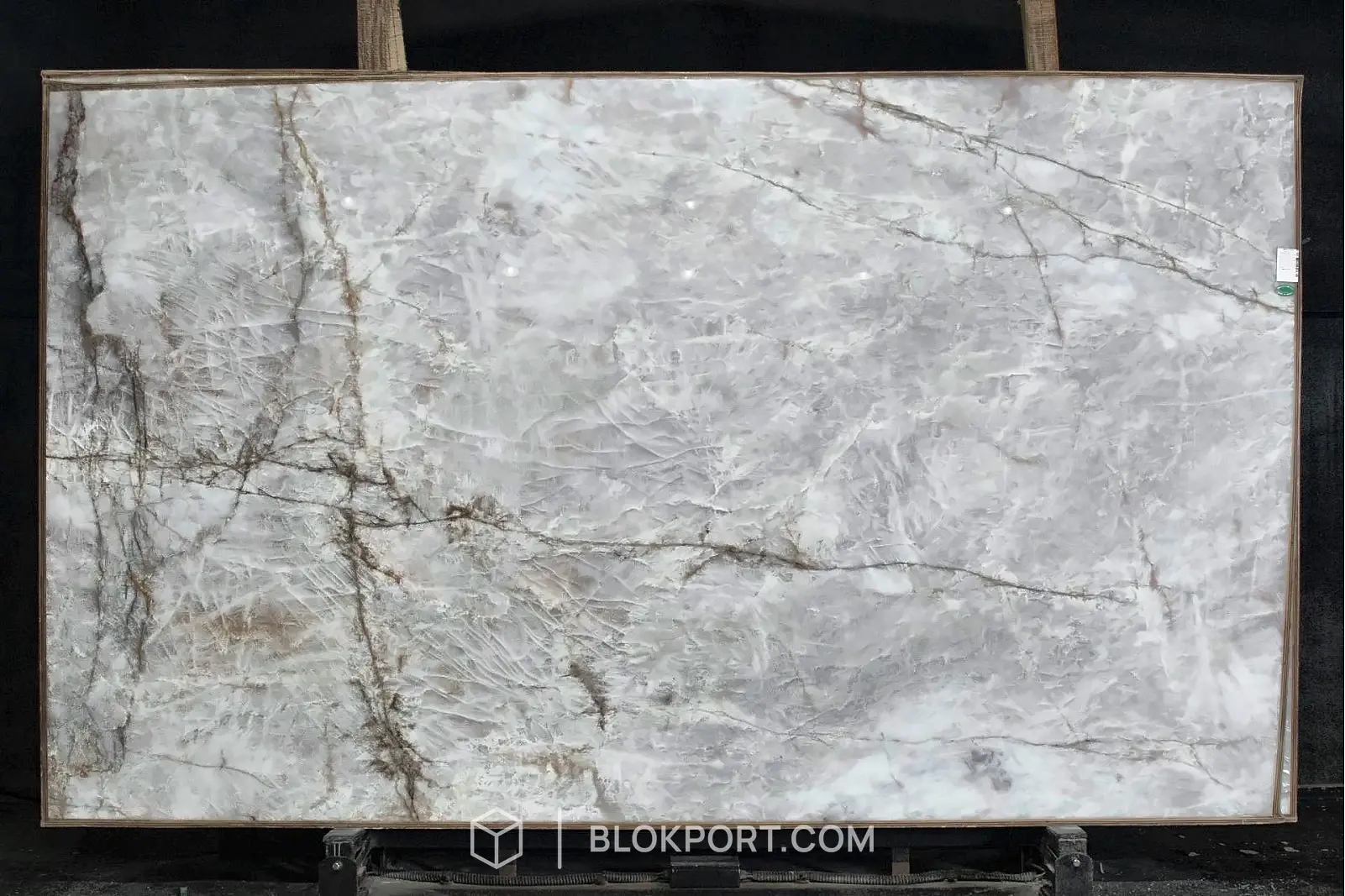 Iluminato Polished