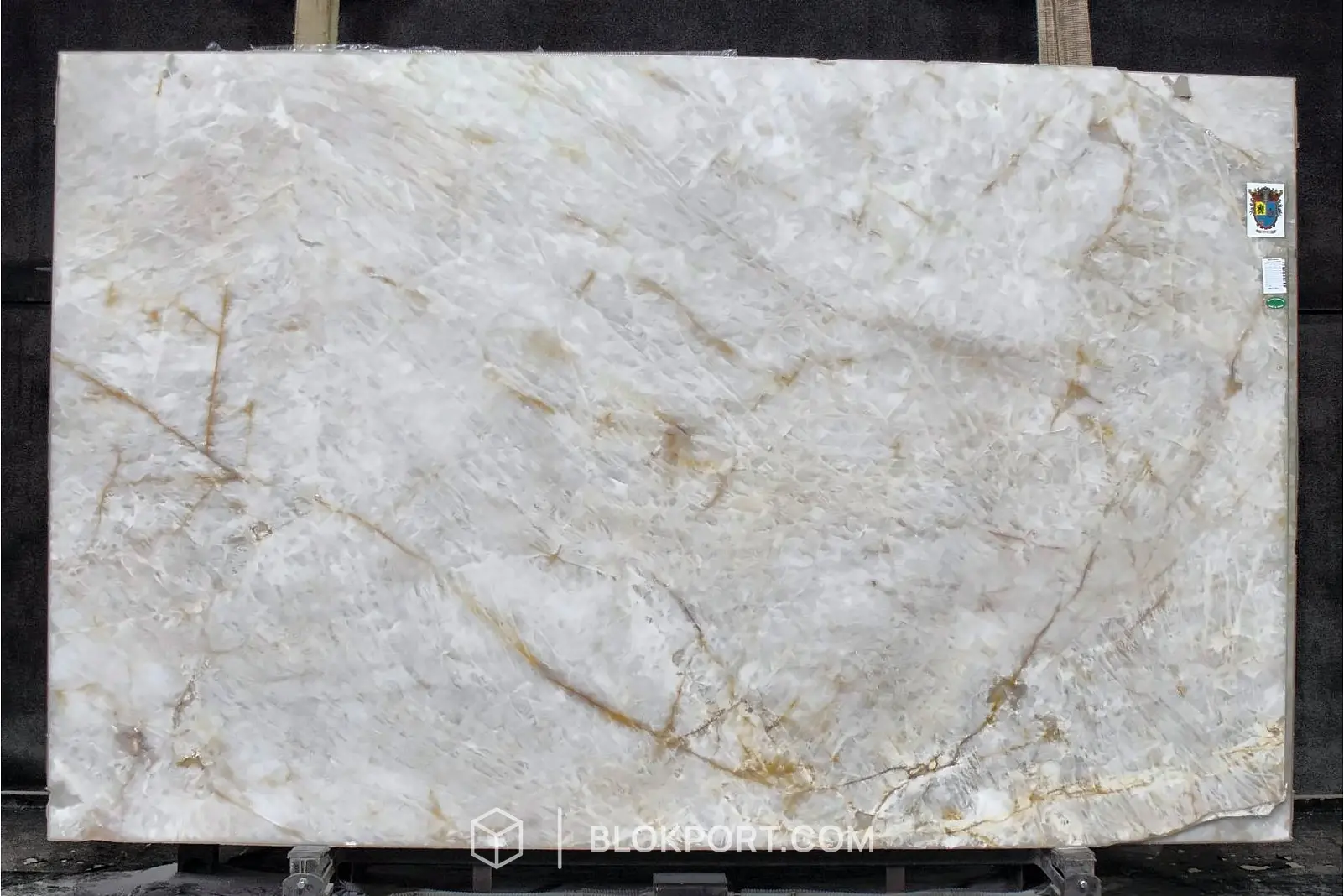 Cristallo Quartzite Honed
