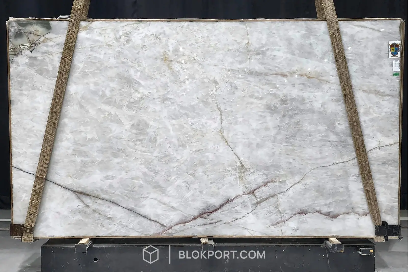 Iluminato Polished