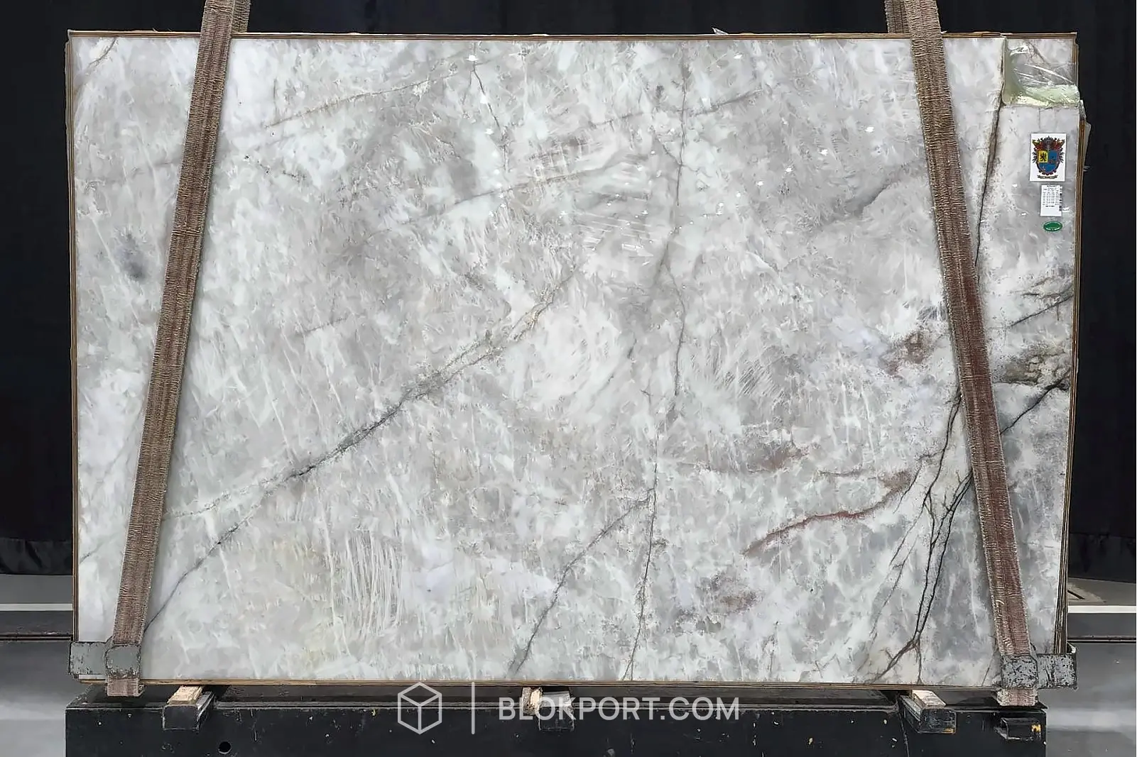 Iluminato Polished