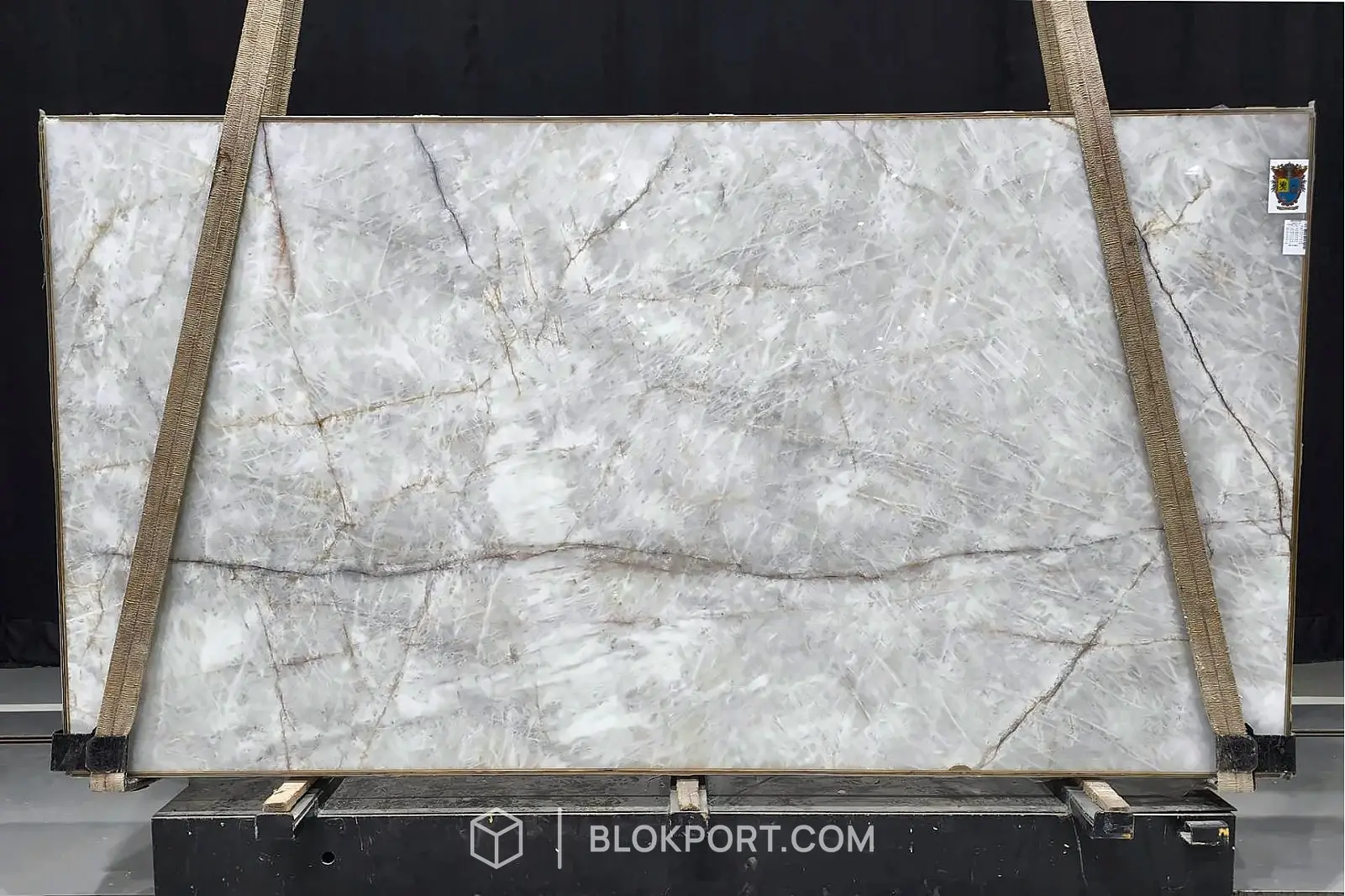 Iluminato Polished